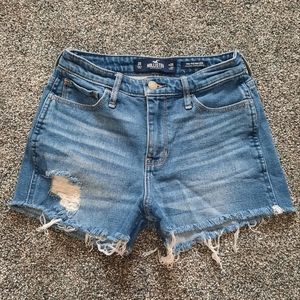 Hollister shorts cut from high-rise Mom jeans, size 3R.